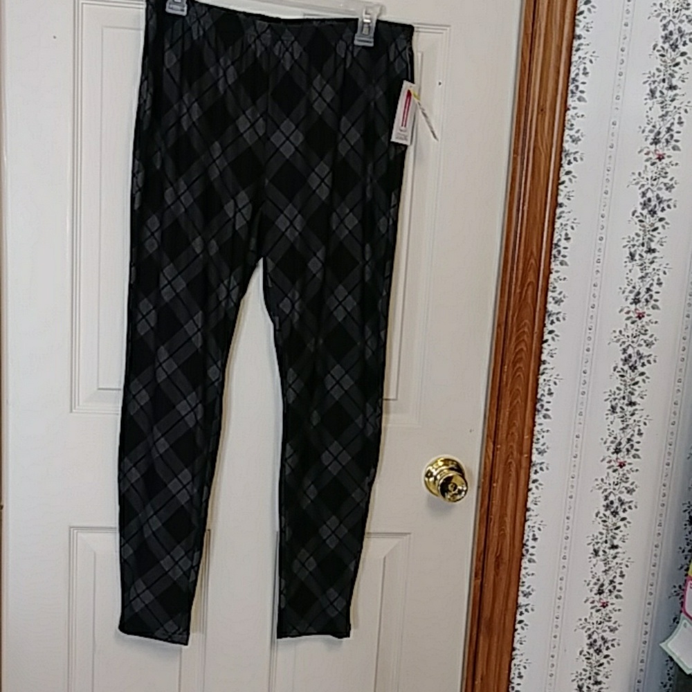 Bobbie Brooks 2x leggings NWT